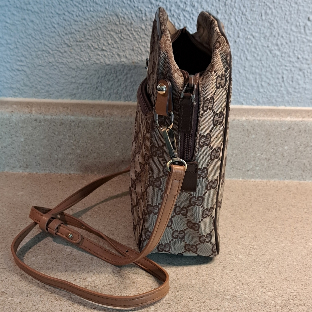 Gucci Crossbody Bag - Picture 3 of 16